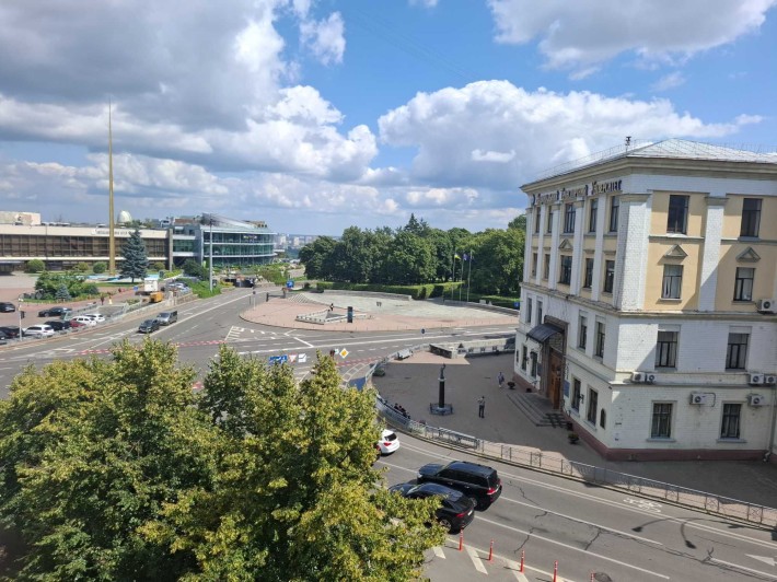 Продам 2К Мазепи Івана (Січневого Повстання), 18/29  Метро Арсенальна - фото 1