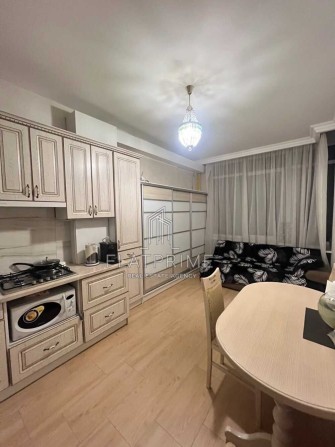 Академіка Єфремова, 8А, індивідуальне газ. опалення. Метро Академ 1 хв - фото 1