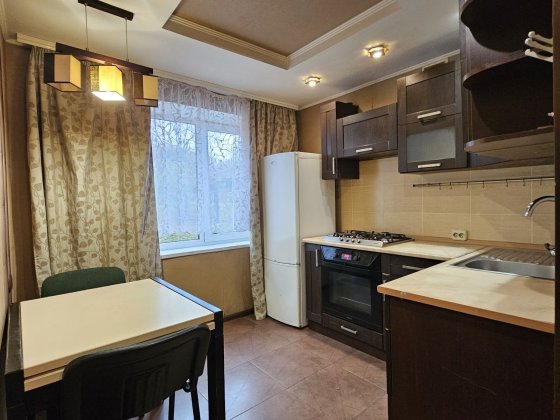 Продам 2 кімнатну. Метро Нивки, Мінська 20хв. Київ