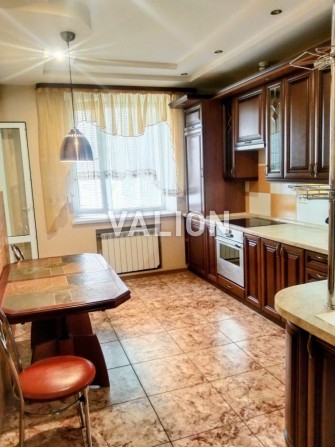 Продам  3 комнатную квартиру  по  ул. Верховинца,10.Медгородок, НАУ - фото 1