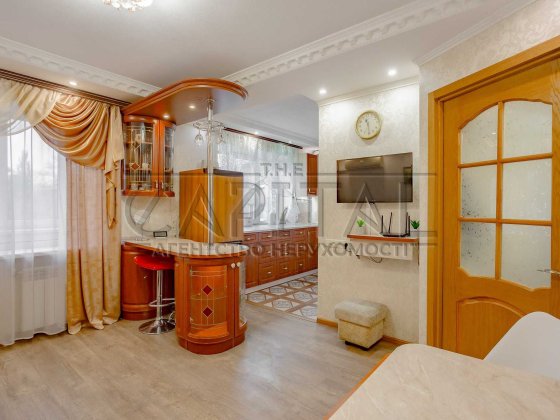 Продаж 2к кімнатної квартири з ремонтом, Вернадського 16. 45м2. Академ Київ