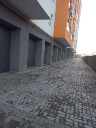 Продам гараж в закритому житловому комплексі з охороною та відеонагляд - фото 1