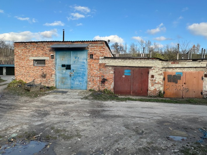 Гаражи в Новоселовке - фото 1