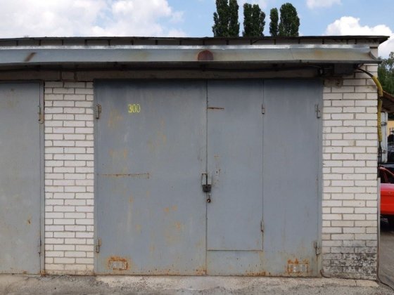 Продам капитальный гараж в ГК "Автомобилист" в районе Северного рынка Дніпро