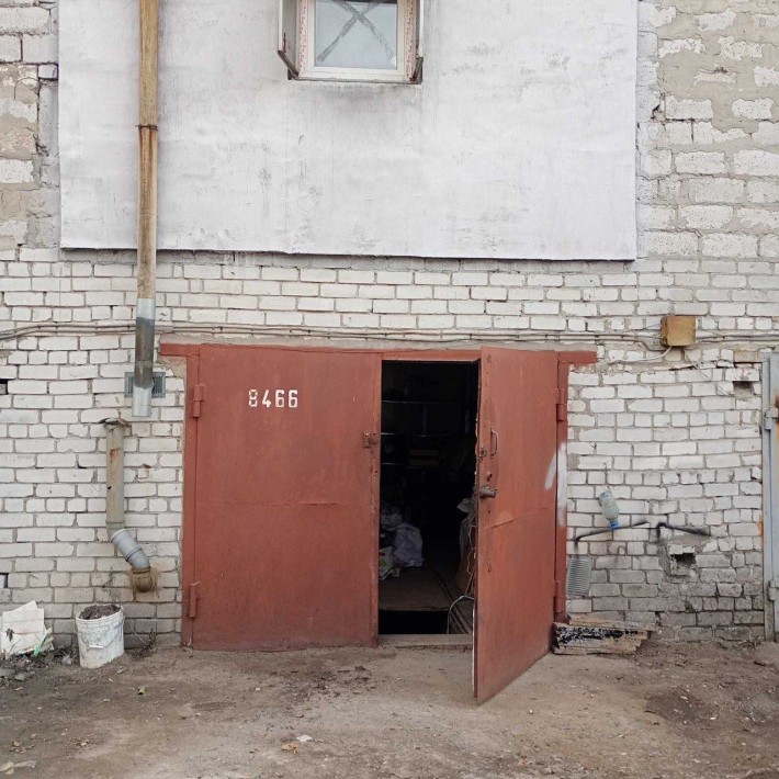 Гараж кирпичный с ямой - фото 1