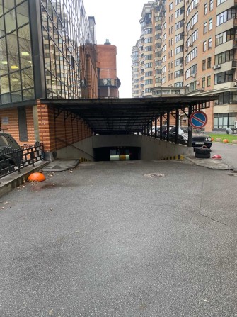 Продам паркинг, Печерск, Старонаводницкая 13 - фото 1