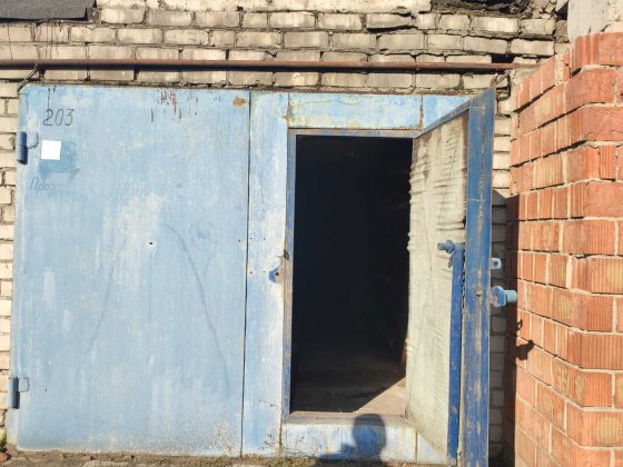 Гараж  цегляний з підвалом -Кооператив "Планер", Лівобережний-3 Днепр