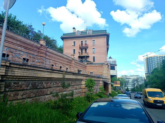 Без % Продам паркомісце Варязький (Бехтерівський) пров 13  ліфт зручне Київ