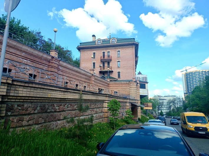 Без % Продам паркомісце Варязький (Бехтерівський) пров 13  ліфт зручне - фото 1