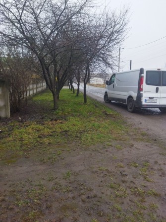 Місце для стоянки вантажівки чи причепу безкоштовно - фото 1