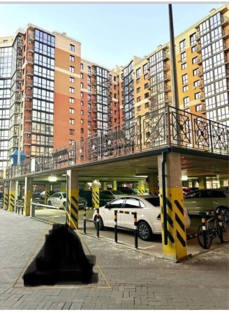 Паркінг Яровиця паркомісце - фото 1