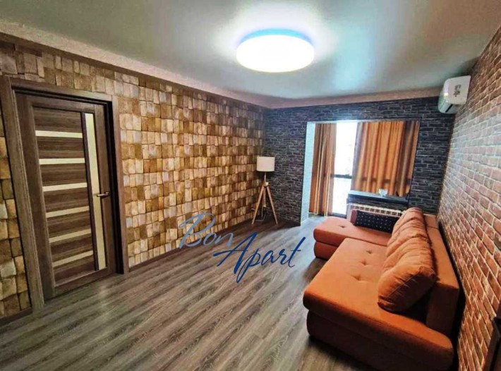 Продаж 2-к квартири з авторським ремонтом - фото 1