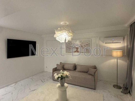 Красива однокімнатна квартира біля метро Вокзальна