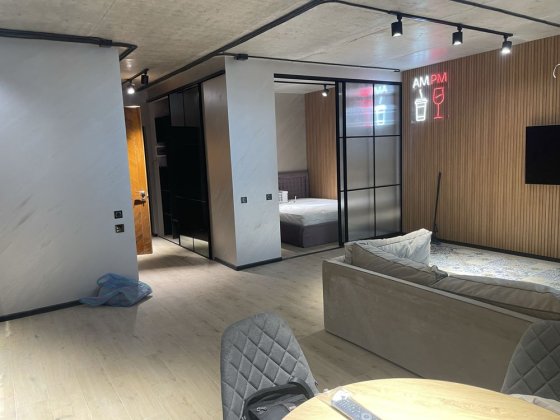 СОБСТВЕННИК Манхеттен метро  смарт плаза вокзал Берестейский, победы Киев