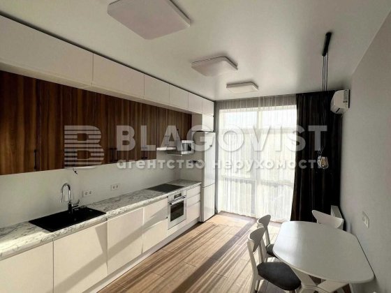 2 к квартира вул Університетська 17а Солом'янський р-н Киев