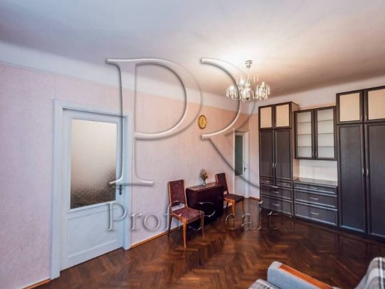 Продаж 3 кімн. квартири за адресою Краснова 8, метро Житомирська