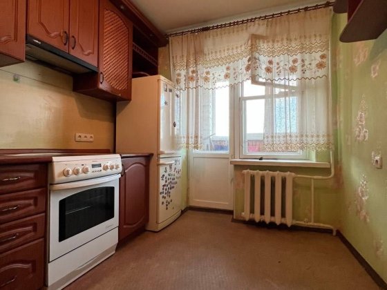 Продаж 3к квартири, 71м2, Симиренка 29, цегляний будинок, новий ліфт Киев