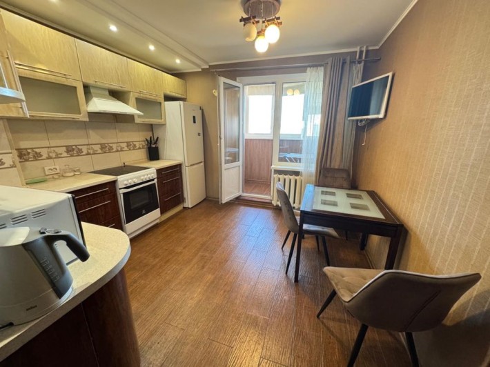 Продаж 2- кімнатної каартири з ремонтом і техникою - фото 1