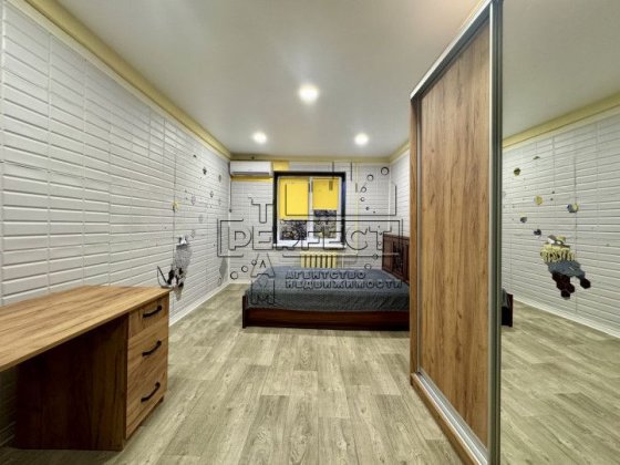 Борщагівка, продаж хорошої 2к кв., по вул. Зодчих 6А