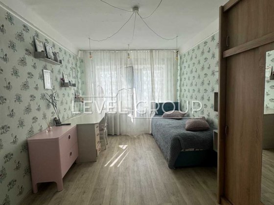 Продаж 2к квартири вул.Братиславська 8 м.Чернігівська Київ