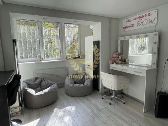 Продається 1 к квартира у центрі ( вул. Кирилівська) Київ