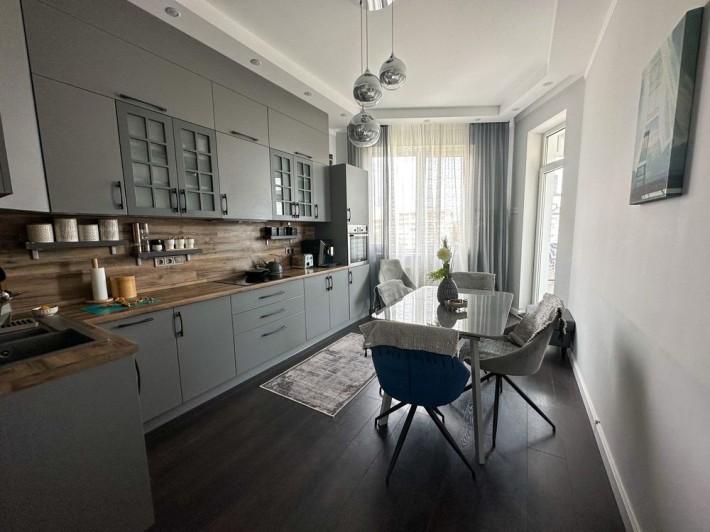 Продажа 3к квартиры (100м2) в ЖК Изумрудный, Шаповала, Кудряшова - фото 1