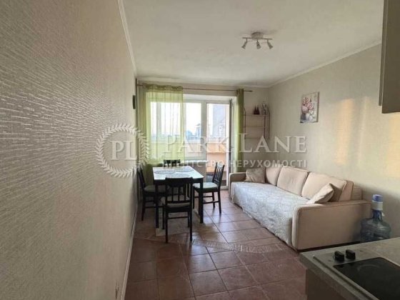 Продаж 1к Святошинська площа 1 Житомирська Академмістечко Берестейськи Київ