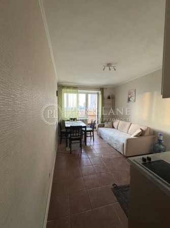 Продаж 1к Святошинська площа 1 Житомирська Академмістечко Берестейськи - фото 1