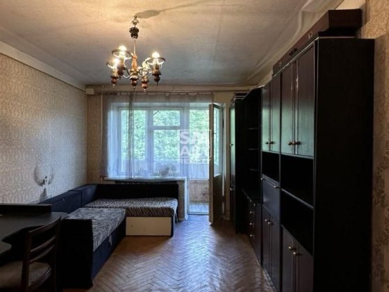 Продам 1-к квартиру 32.8м2. ул. Кирилловская, 99. 39000 $