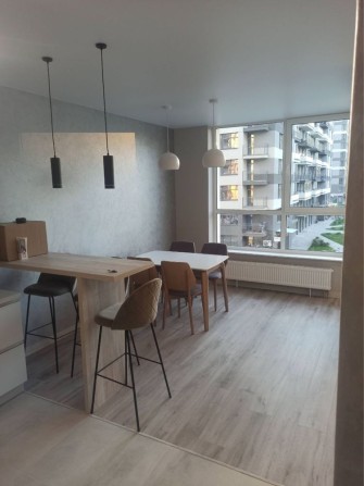 Продаж квартири з якісним ремонтом в Варшавському мікрорайоні - фото 1