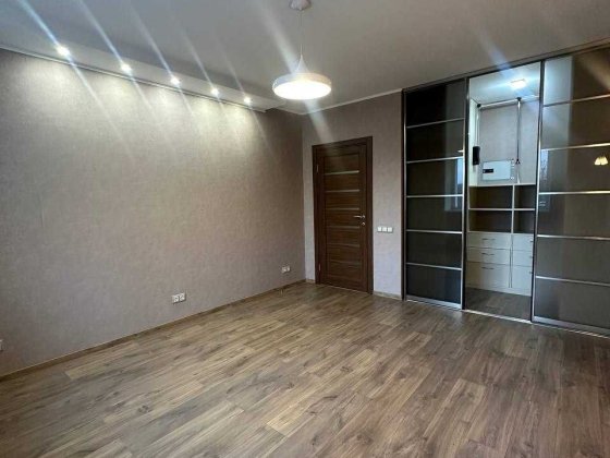 Затишна 3-кімнатна квартира Пономарьова, 2/2 Київ