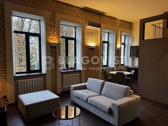 Продам 2к квартиру  Лисенка Золоті Ворота Центр Київ