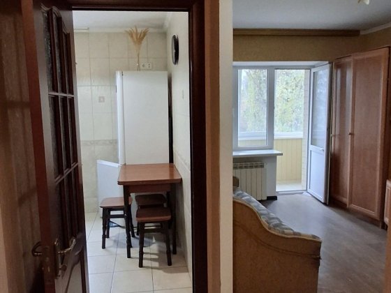 Продам 1-к квартиру на вул. Доброхотова 4 Киев