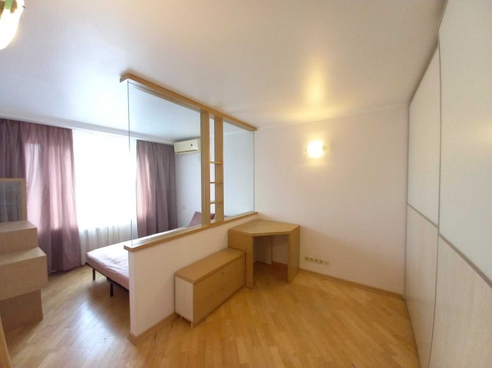 Продаж 2ккв .Берестейський 93. Будинок з генератором.м.Святошин. - фото 1