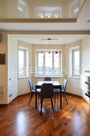 Продаж 3-к квартира з ремонтом, Подільський район - фото 1