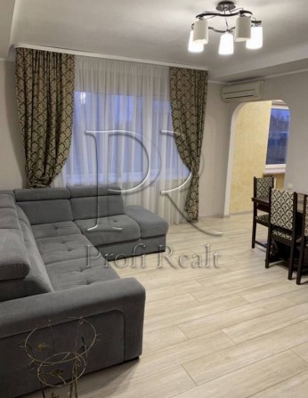 Продаж 3-к квартири Берестейський пр-т 70, Посольство США Шулявка - фото 1