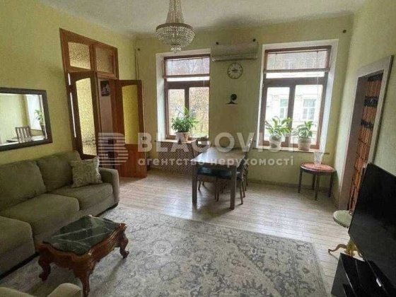 Продаж 3к 62м2 Софыйська площа вул Михайливська 21 Шевченкывський р-н Киев