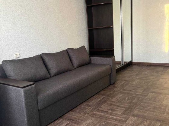 Продаж 1 кімнатної квартири , вул. Ушакова,12 метро Академмістечко Київ