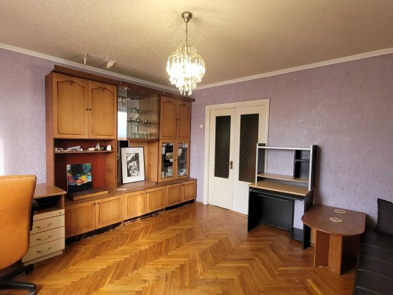 Машинобудівна 8. Метро Шулявська. 53 кв.м. Під ремонт. Без%