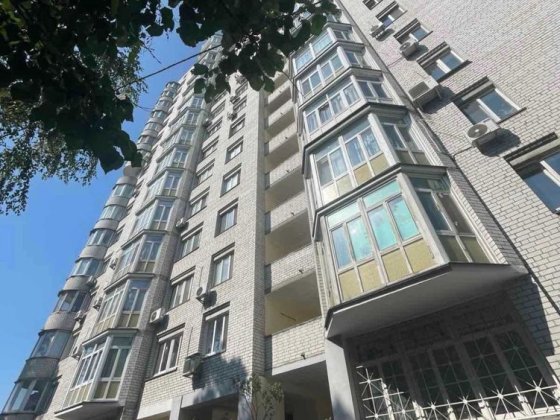 2х, держпрограми, м. Жит-ська, 2.70 стеля, паркінг, без комісіі, торг Киев