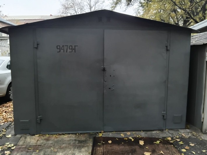 Продам гараж Тітова8 у дворі - фото 1