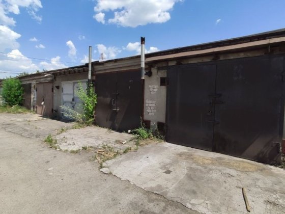 Продам двойной гараж на черной горе г.к. Металлург с арендаторами Запоріжжя