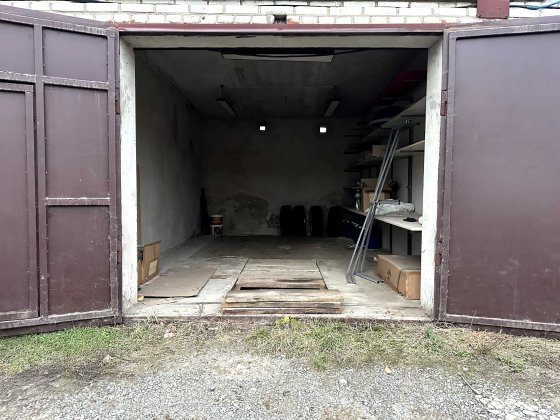 Цеглянний гараж.Кооператив "Білогорський" Львів