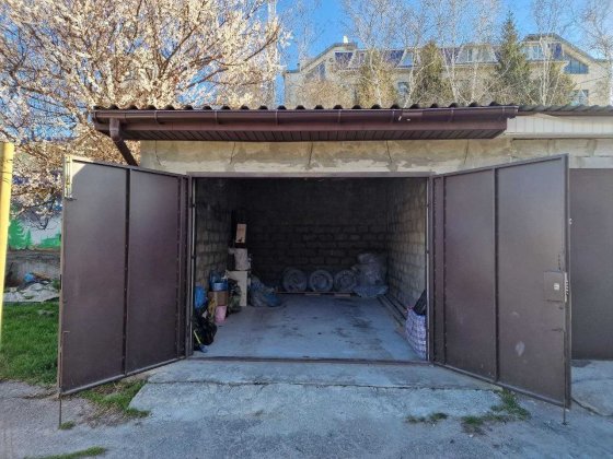 Продам гараж, с документами, у закритому дворі, біля центрального МНС Кропивницкий