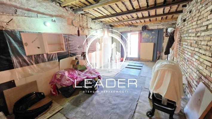 Кирпичный гараж 45 м2, м. Осокорки, Бабича, через дорогу ЖК Причал, 8. - фото 1