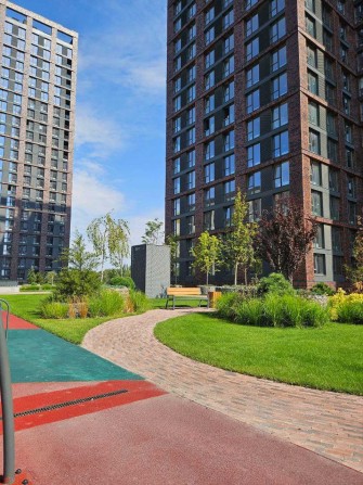 Продам паркомісце з електрозарядкою, ЖК MARSHALL-1. - фото 1