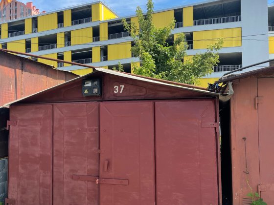 Гараж поруч із ЖК «Комфорт таун» Киев