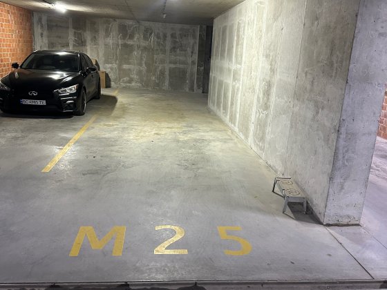 Оренда паркомісця в паркінгу Львів