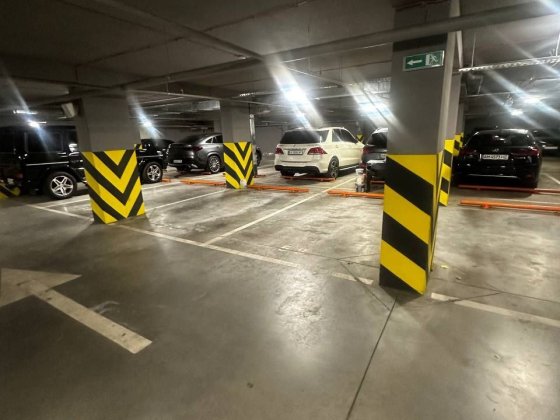 Паркинг  Лейпцизька паркомісце   лейпцигская паркінг Київ