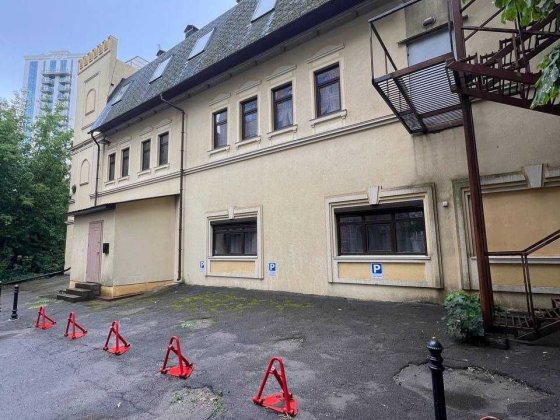 Оренда паркомісця Київ